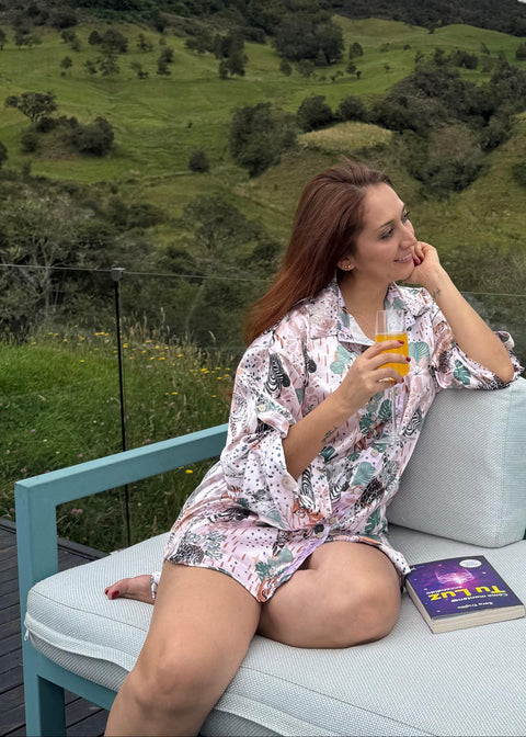 Pijama para Mujer en satín - Misterio Rosa