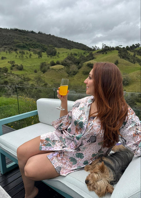 Pijama para Mujer en satín - Misterio Rosa